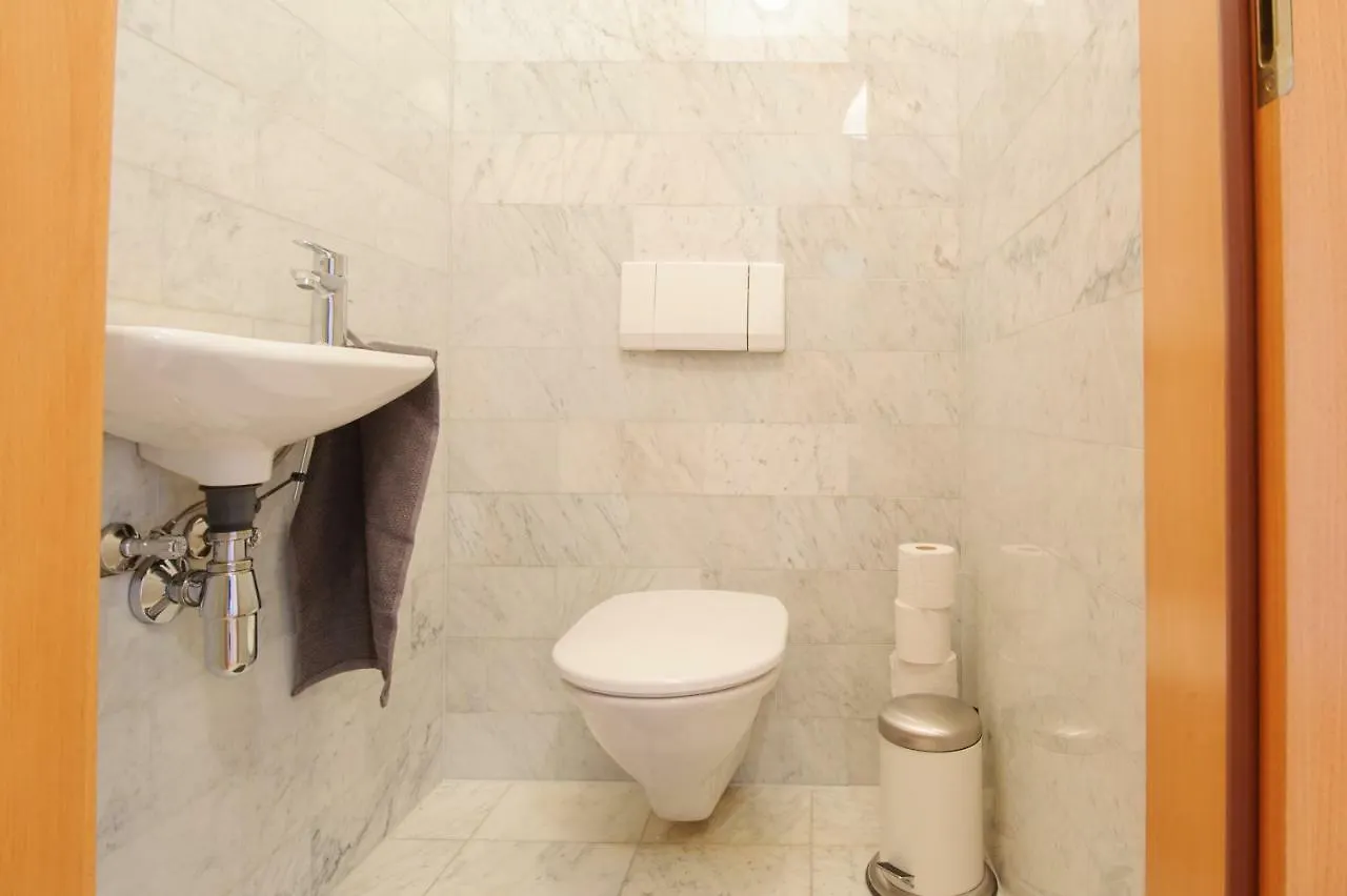 Central Living Apartments - Rathaus Vienna