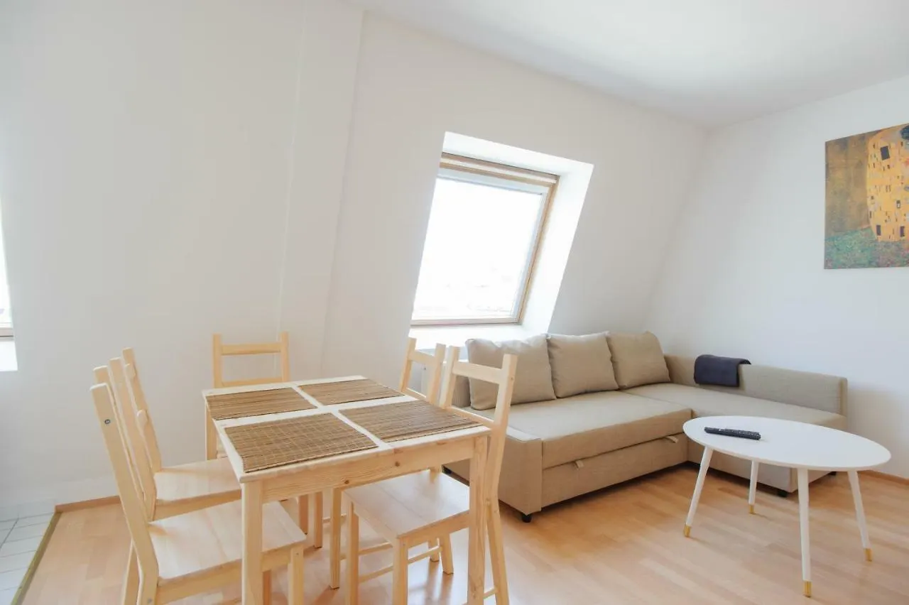 Central Living Apartments - Rathaus Vienna