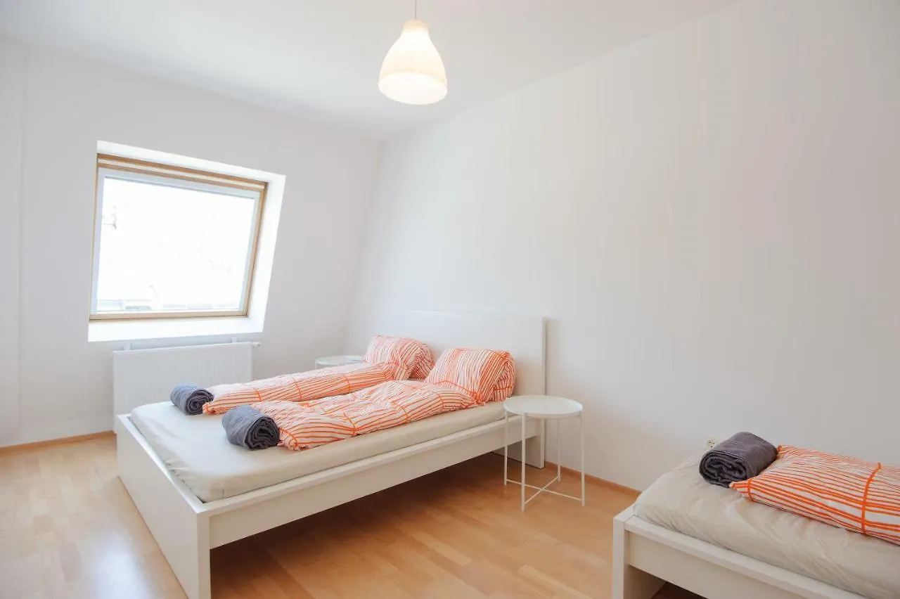 Central Living Apartments - Rathaus Vienna Austria