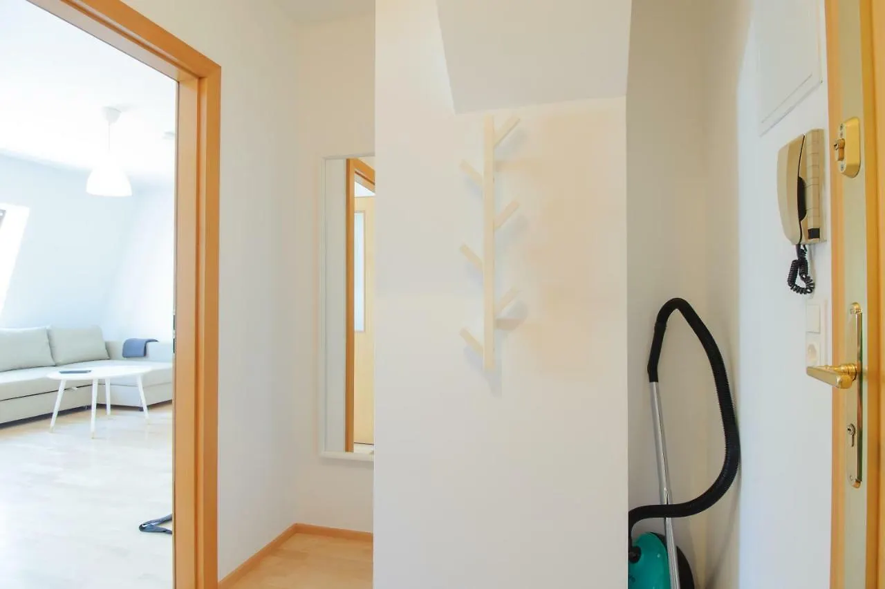 Central Living Apartments - Rathaus Vienna