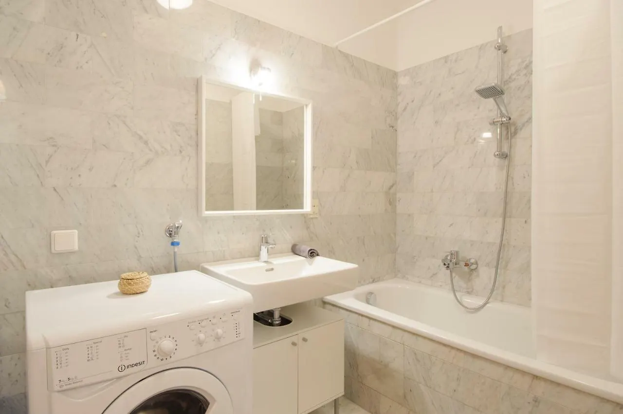 Central Living Apartments - Rathaus Vienna 0*,
