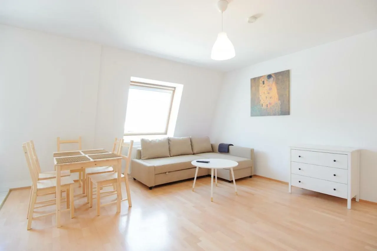Central Living Apartments - Rathaus contacts